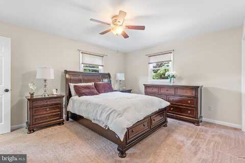11927 SYCAMORE DRIVE, HAGERSTOWN, MD 21742