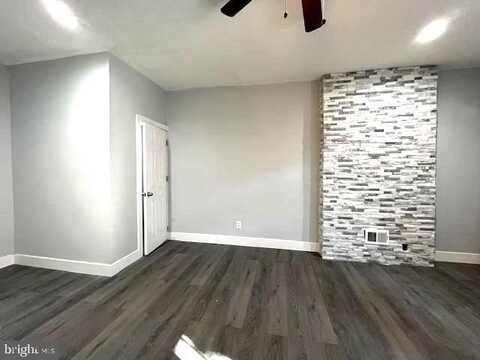2437 W TORONTO STREET, PHILADELPHIA, PA 19132