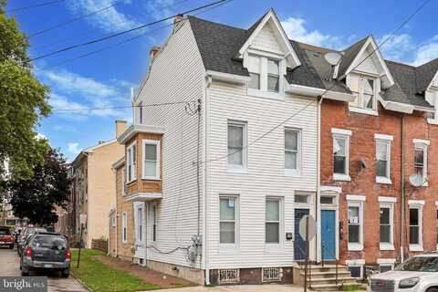 731 W LAFAYETTE STREET, NORRISTOWN, PA 19401