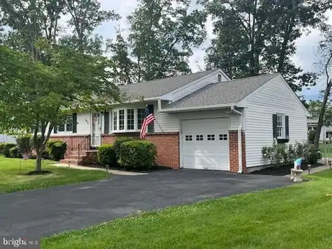 142 SUSAN, EWING, NJ 08638
