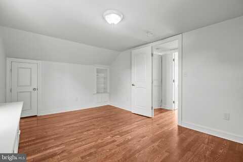 182 W UPPER FERRY ROAD, EWING, NJ 08628