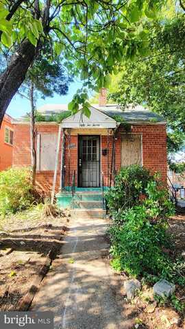 5220 CLAY STREET NE, WASHINGTON, DC 20019