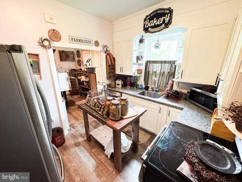 4163 E MAIN STREET, BELLEVILLE, PA 17004