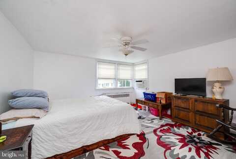 506 CENTRE STREET, READING, PA 19605