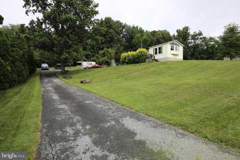 2428 N PENRYN ROAD, MANHEIM, PA 17545