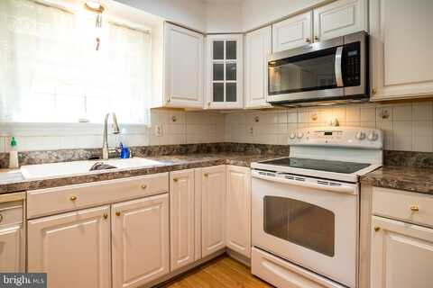 406 HICKORY CIRCLE, LA PLATA, MD 20646
