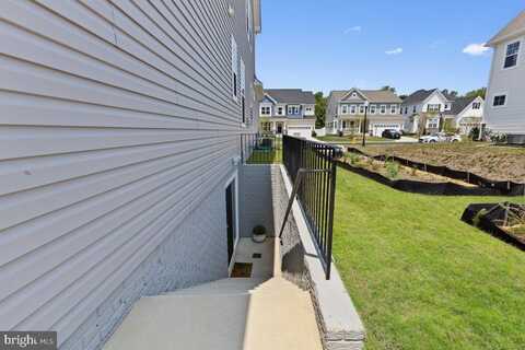 5684 LEWIS CARROLL DRIVE, WHITE PLAINS, MD 20695