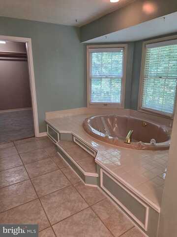 3059 SOUTHAMPTON DRIVE, JEFFERSONTON, VA 22724