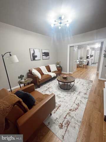 547 S FRONT STREET, HARRISBURG, PA 17104
