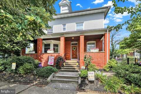 207 STATE STREET, READING, PA 19607