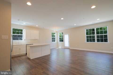 323 W HAMLIN AVENUE, TELFORD, PA 18969