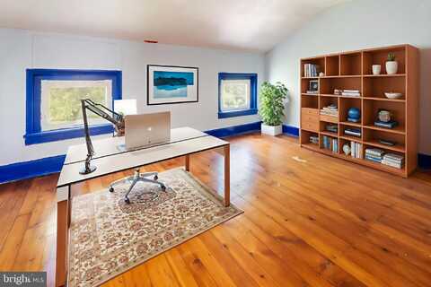 131 BARREN HILL ROAD, CONSHOHOCKEN, PA 19428