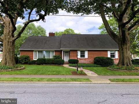 301 S LOCUST STREET, LITITZ, PA 17543
