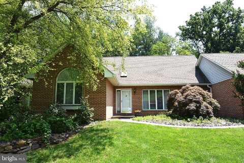 4 COUNTRY LANE, DOUGLASSVILLE, PA 19518