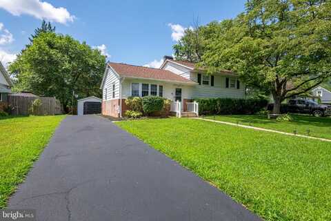 105 CENTER LANE, READING, PA 19606