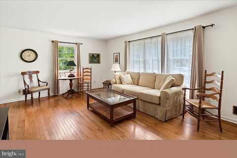111 WELDON WAY, PENNINGTON, NJ 08534