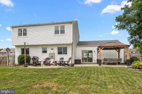 10 ALSCOT CIRCLE, LANGHORNE, PA 19047