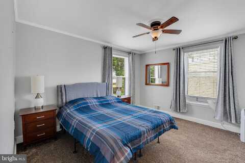 26 N RIDGEWAY AVENUE, GLENOLDEN, PA 19036