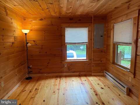 158 GREEN MOUNTAIN LANE, FORT VALLEY, VA 22652
