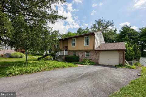 925 EDINBURGH DRIVE, LANCASTER, PA 17601