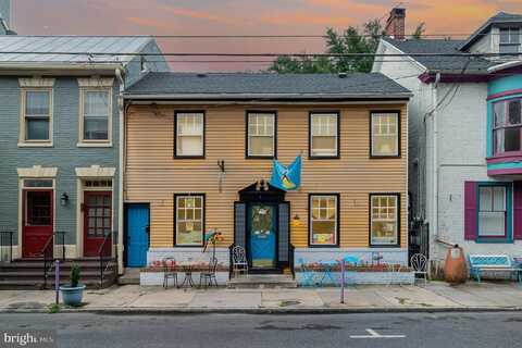 10 W POMFRET STREET, CARLISLE, PA 17013