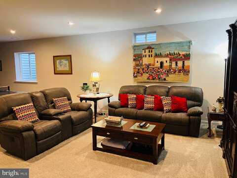 107 NEVERMORE, WINCHESTER, VA 22602