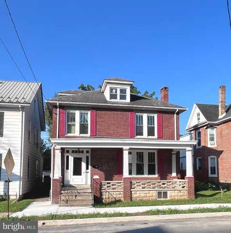 576 E KING STREET, CHAMBERSBURG, PA 17201