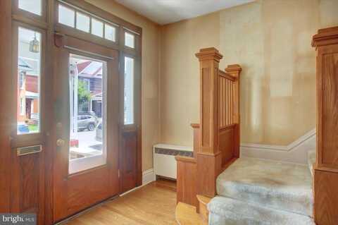576 E KING STREET, CHAMBERSBURG, PA 17201