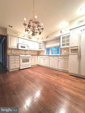 17 BLATHERWICK DRIVE, BERLIN, NJ 08009