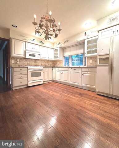 17 BLATHERWICK DRIVE, BERLIN, NJ 08009