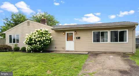 51 TALL PINE LANE, LEVITTOWN, PA 19054