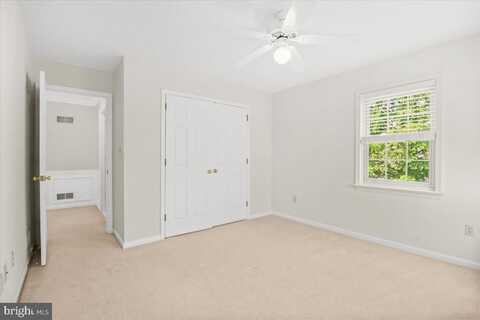 11 CHURCHILL DRIVE, ELVERSON, PA 19520