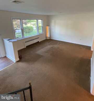 31 PERSHING AVE, EWING, NJ 08618