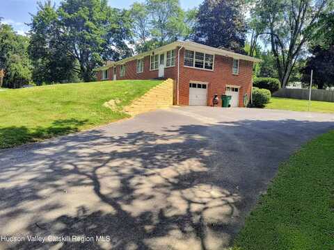 14 Strawberry Hill Lane, Wappingers Falls, NY 12590