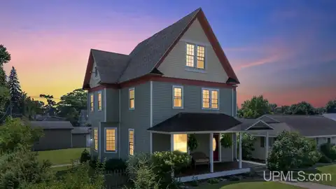 703 Michigan, Gladstone, MI 49837