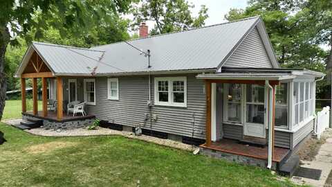1607 Lawson Lane, Monticello, IN 47960