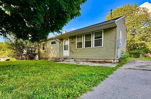 2622 Garden Avenue, Cedar Falls, IA 50613