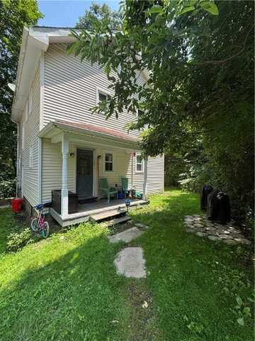 126 Spring St, Aliquippa, PA 15001