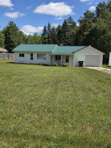 10877 Johnston Blvd, Saint Helen, MI 48656