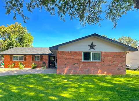 1307 Geary Road, Dumas, TX 79029