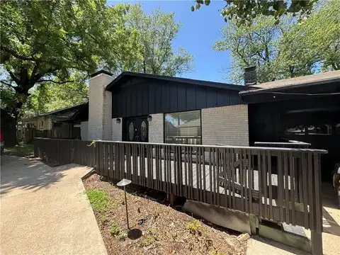 110 N Gunter ST, Siloam Springs, AR 72761