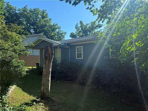 513 S Ash ST, Harrison, AR 72601