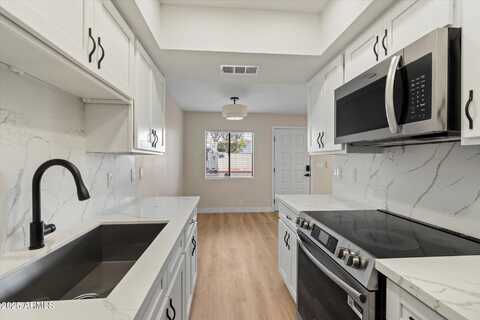 286 W PALOMINO Drive, Chandler, AZ 85225