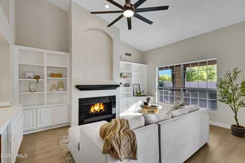 9 E LOS ARBOLES Circle, Tempe, AZ 85284
