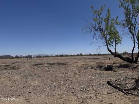 7700 N Orangewood Avenue, Tonopah, AZ 85354