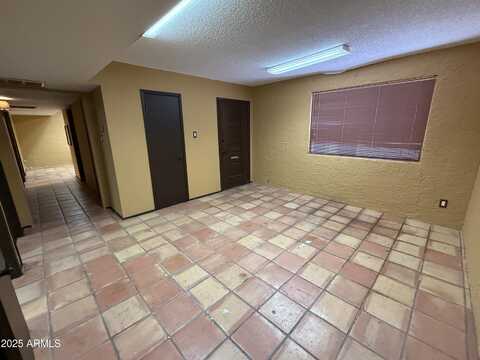 2701 E THOMAS Road, Phoenix, AZ 85016