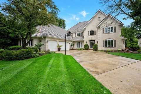 36 Oak Bluff Court, Naperville, IL 60565