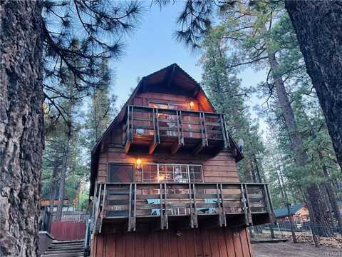626 West Aeroplane Boulevard, Big Bear City, CA 92314