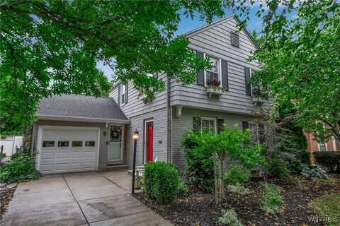 17 Danbury Lane, Tonawanda, NY 14217