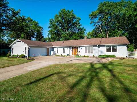 530 CROSSBROOK DRIVE E, BEREA, OH 44017